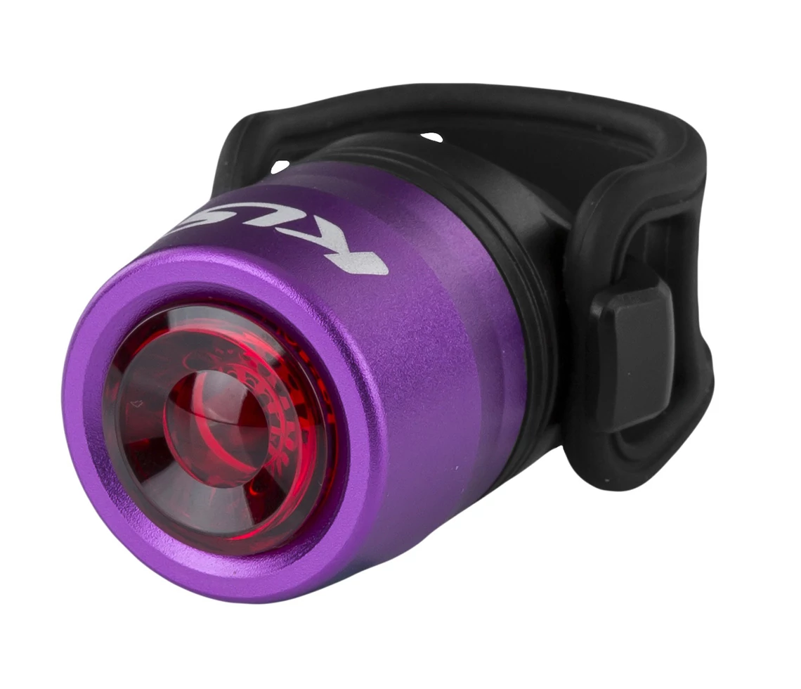 HÁTSÓ TÖLTHETŐ VILÁGÍTÁS IO USB REAR, PURPLE VILÁGÍTÁS