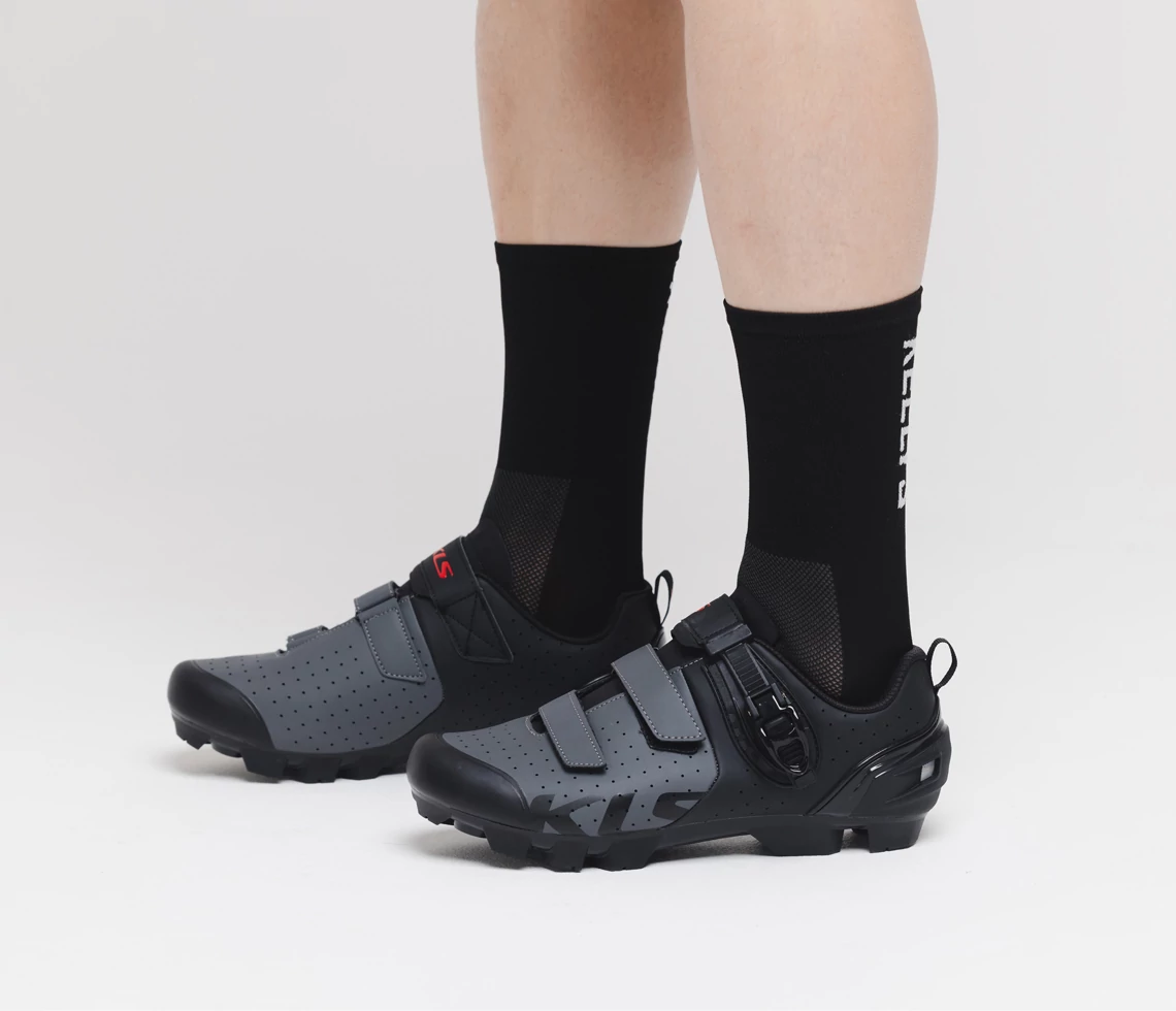 BICYCLE SHOES KLS EDGE BLACK - 42 RUHÁZAT